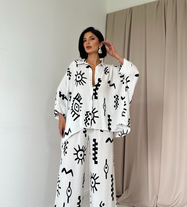 66-7. Ensemble ample à motifs