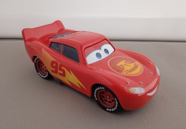 Disney+ Cars on the Road - Road Trip Lightning McQueen