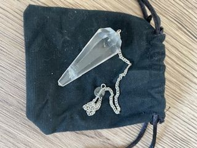 Pendule Crystal de roche pointe a facette 3,5 cm 16 Gr