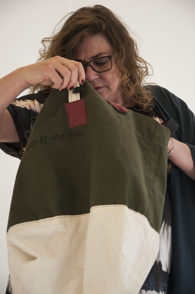 Shopper "Green-White, Red Inside"