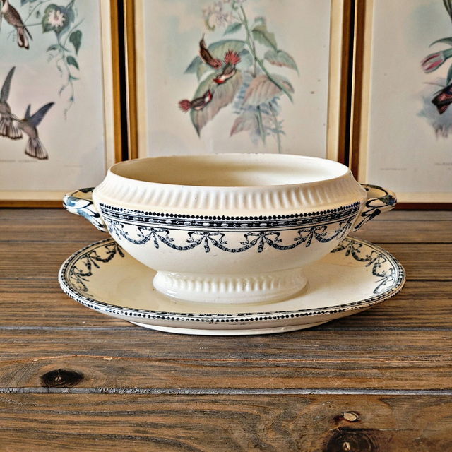 Saucière vintage Salins R&amp;A terre de fer modèle Guirlandes Louis XVI