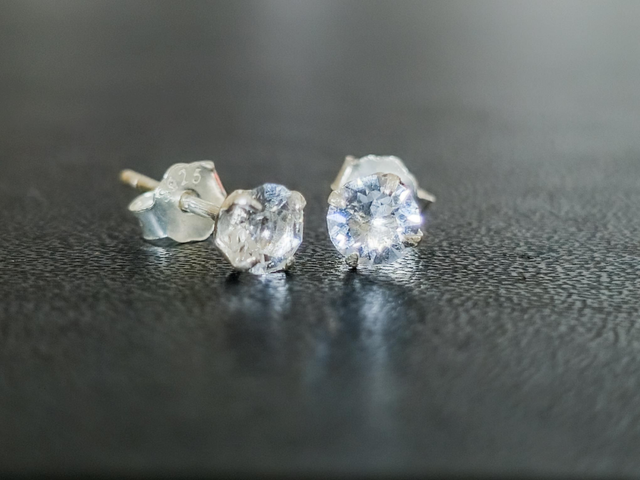 Boucles d&#039;oreilles, cristal 4mm Crystal Clear