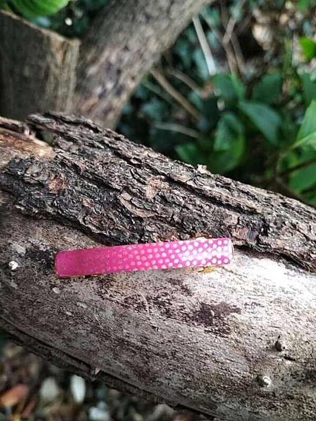 Petite Barrette en Papier Japonais – Élégance et Lumière