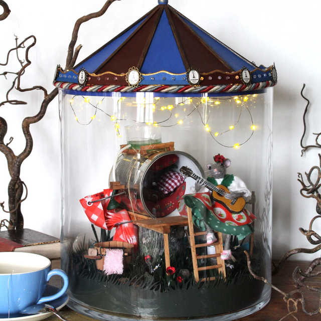 Monde miniature. Le logis de Gipsy la souris. (en cours de modifications, changement de couleur toiture)