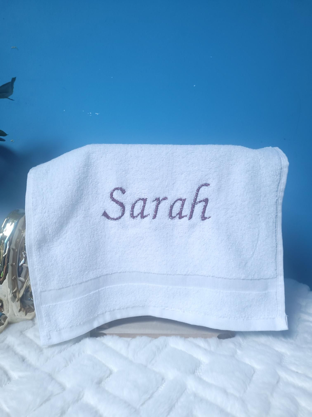 Serviette brodée Sarah