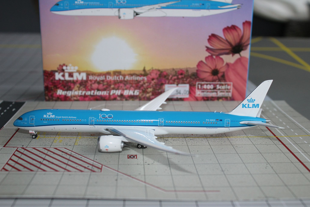 KLM B787-10 (PH-BKG) &quot;100th Anniversary&quot;, 1:400