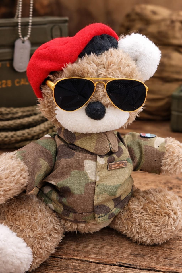 Katona mackó 15M egyenruhás 