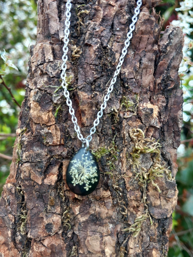 Collier reine Anne