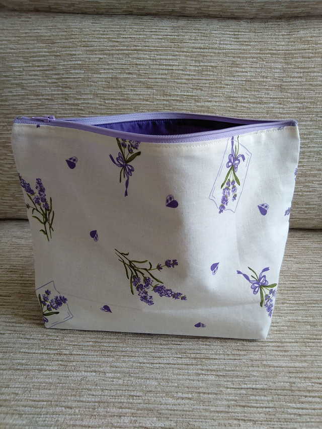 Large Box/Wash/Cosmetic Lavender Sprays Cotton print Fabric with Purple Waterproof Lining