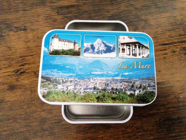 Boîte métal savon 