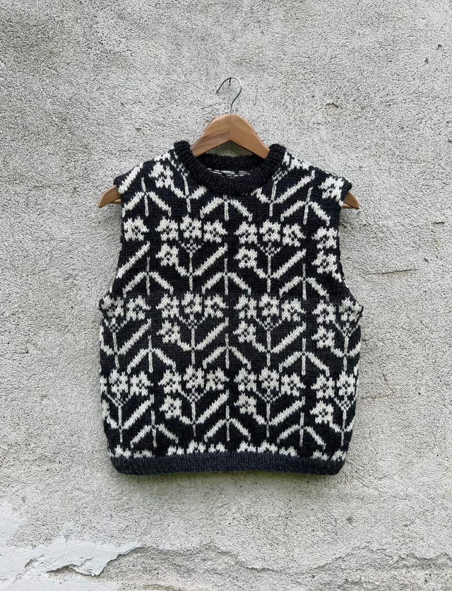 Vesta Saponaria - Dark grey/Off white