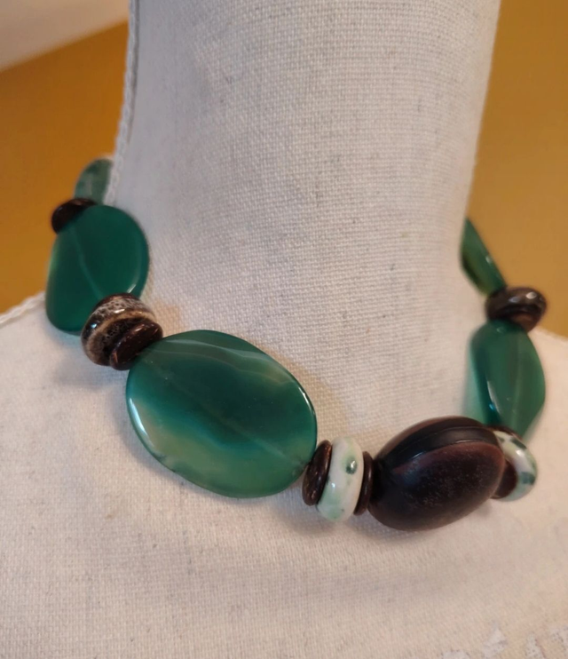 Collier ras-de-cou perles en verre verte