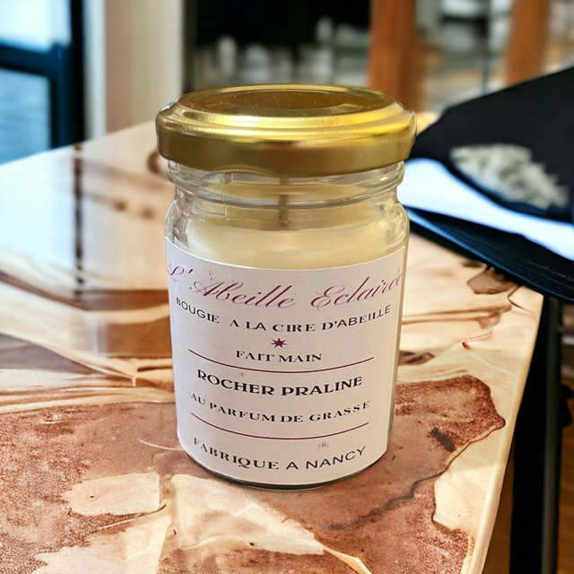 Bougie parfumée à la cire d'abeille -  Rocher Praliné  