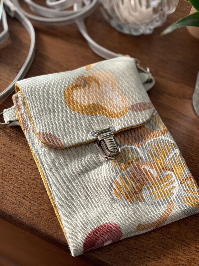 Pochette téléphone