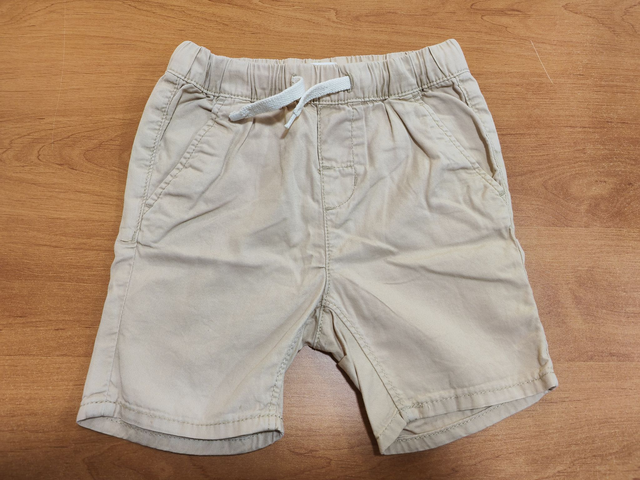 Short beige 18 mois