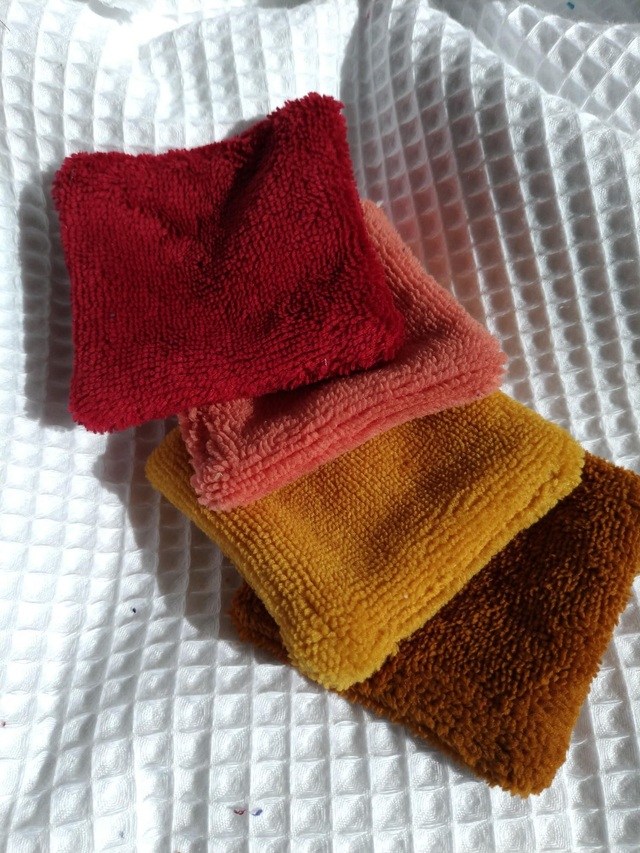 Cotons à démaquiller double faces