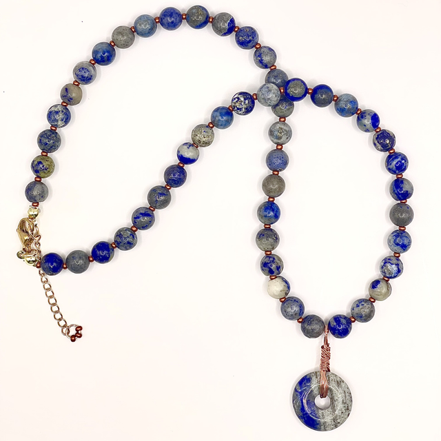 C76 - Collier perles lapis lazuli