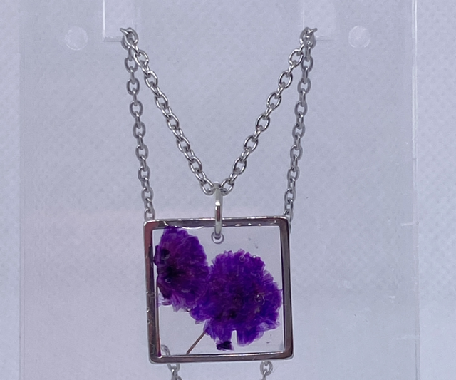 Silver necklace with real flowers 