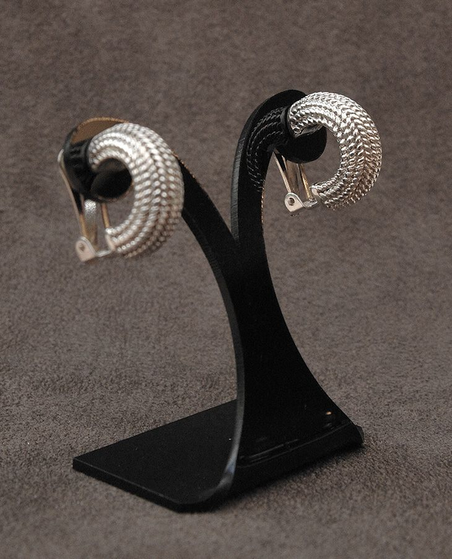 Paire de boucles d'oreilles celtiques demi torc travaillé Vintage Agatha (collector)