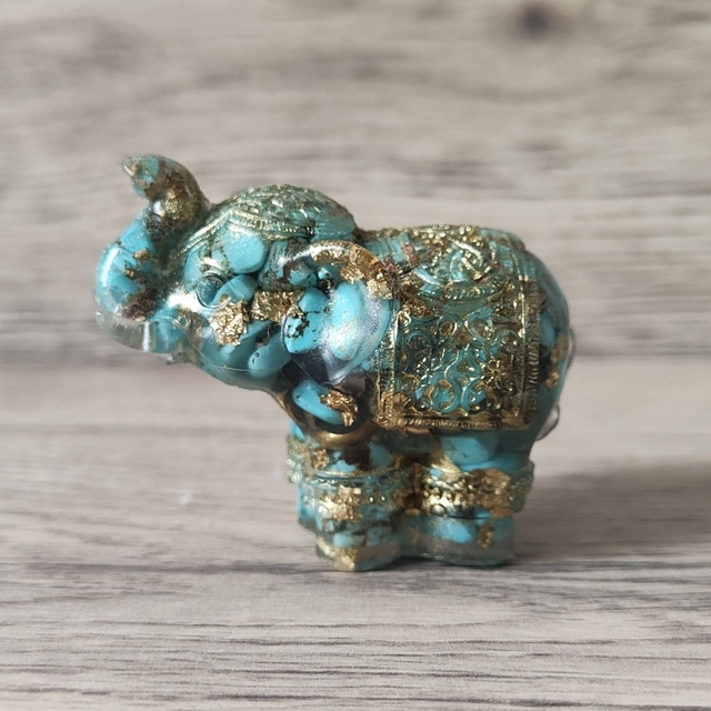 Eléphant howlite turquoise