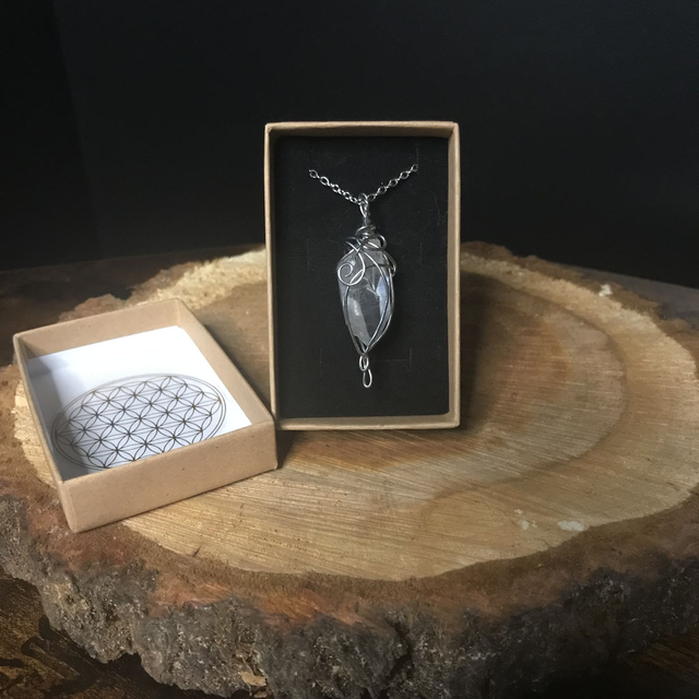 Pendentif QUARTZ - BIJOU ARTISANAL Gamme &quot;DANA&quot; - [fils et chaîne INOX]