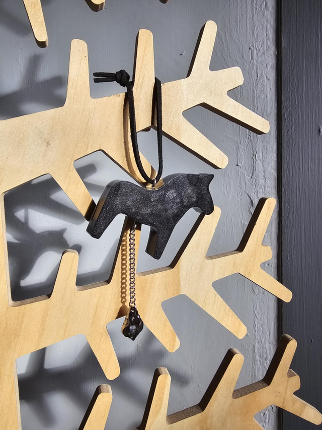 Cheval de Dala noir ornement