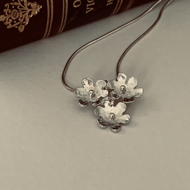 Triple flower pendant