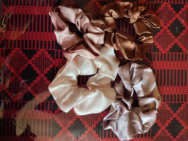 Lot de 4 chouchous pour les cheveux 