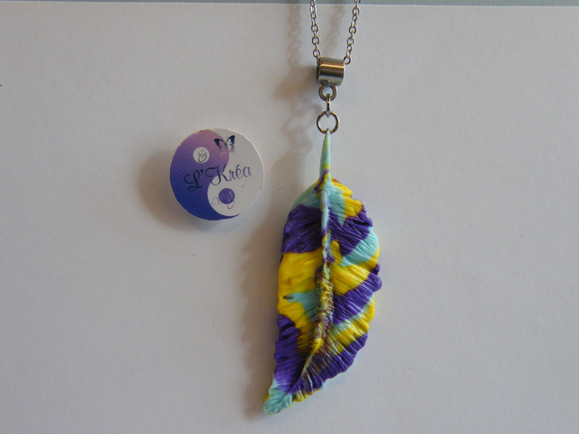 Plume Violet/Bleu/Jaune