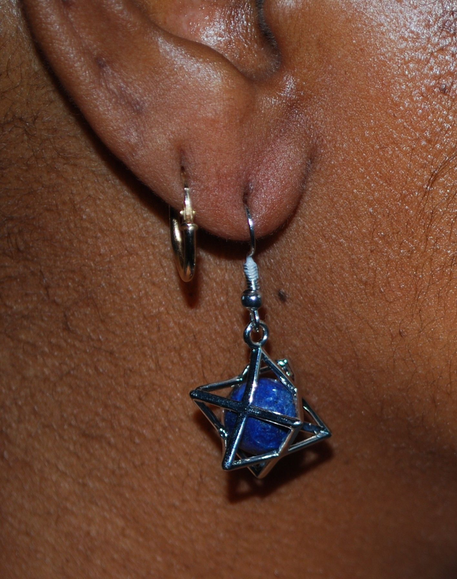 Boucles d'oreille forme d'étoile en lapis-lazuli
