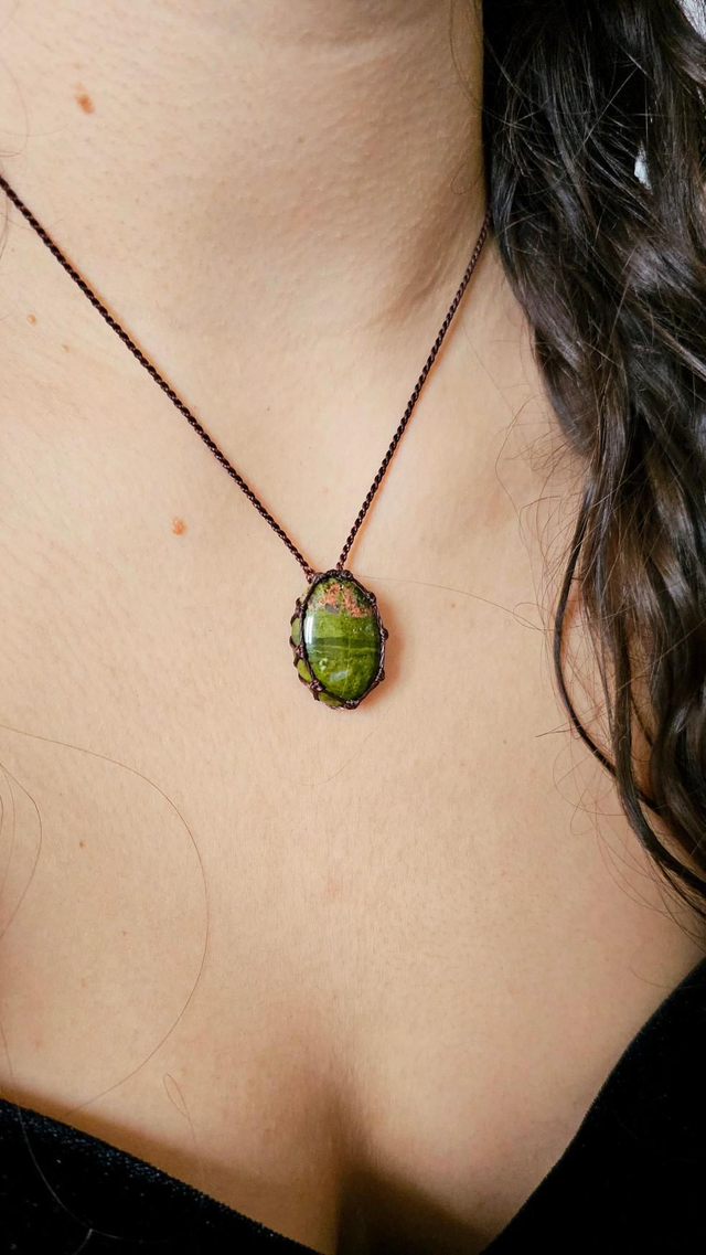 Collier Unakite - macramé marron chocolat 