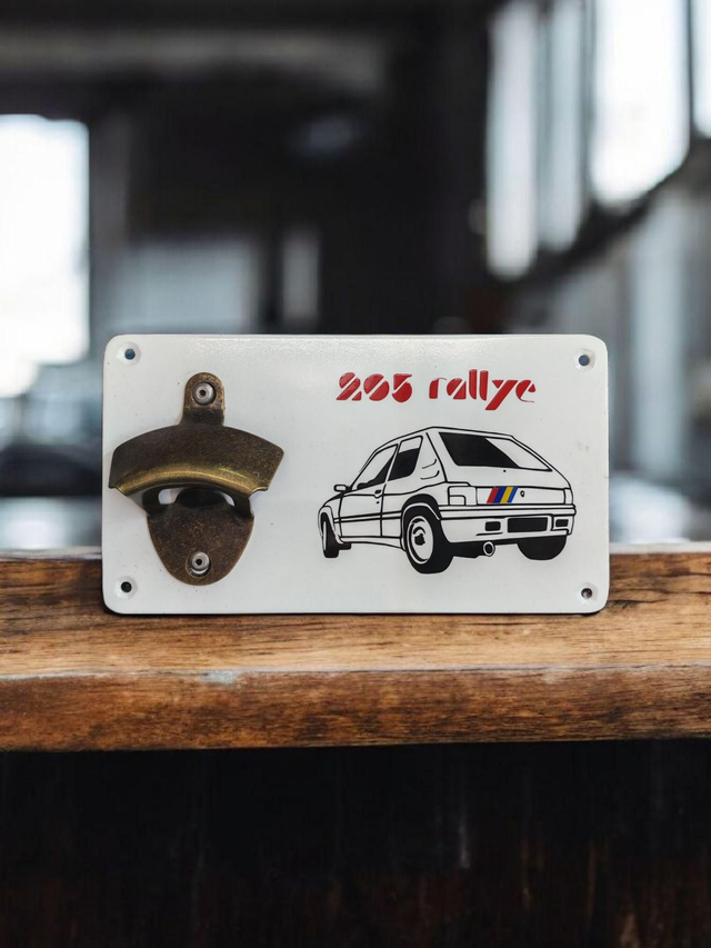 Décapsuleur mural Peugeot 205 Rallye 