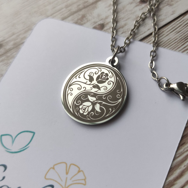 Collier Yin et Yang rond argenté