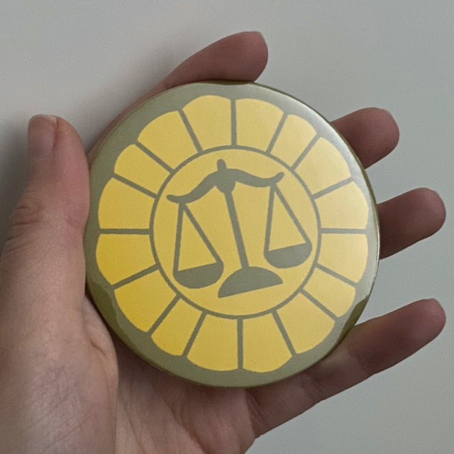 AA: defense attorney badge (button large)