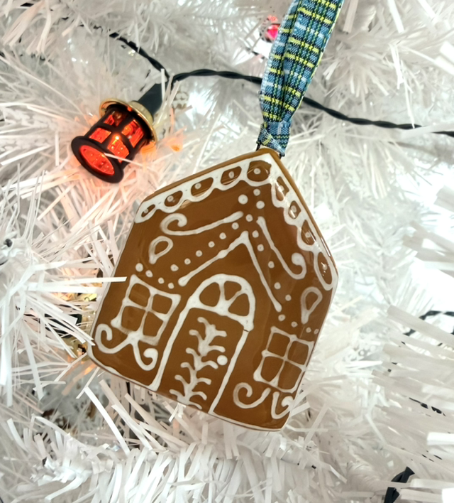 Isle be Creative - Gingerbread House