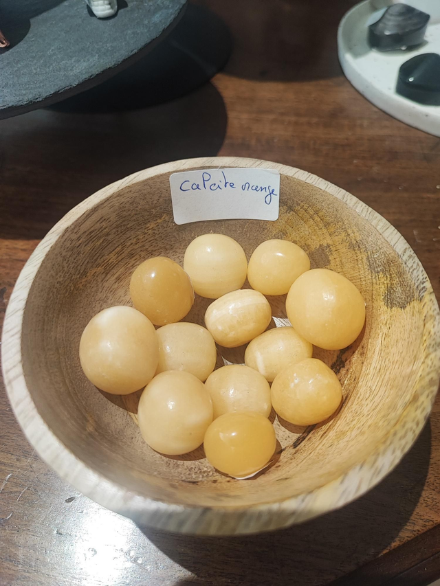 Pierre roulée calcite orange 