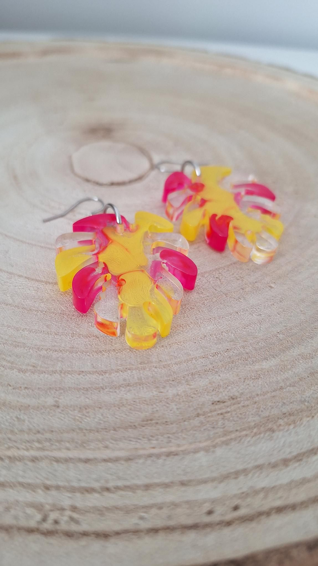 Boucles d&#039;oreilles feuilles jaune/rose