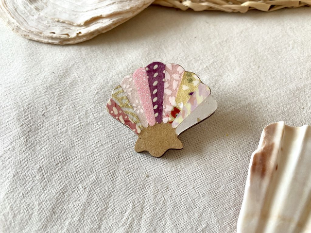 Broche coquillage tons rose et mauve