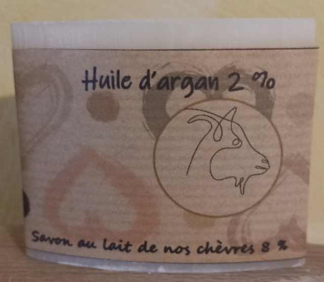 Savon au lait de nos chèvres 8% et à l'huile d'argan 2%