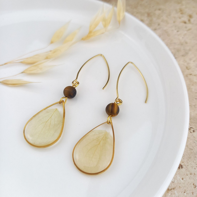 Boucles d'oreilles ∙ doré gouttes de fleurs et pierre naturelle