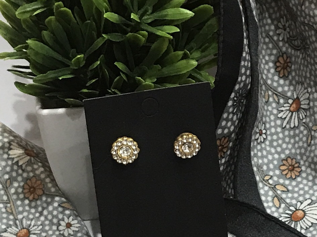 White Stone Stud Earrings- STU12