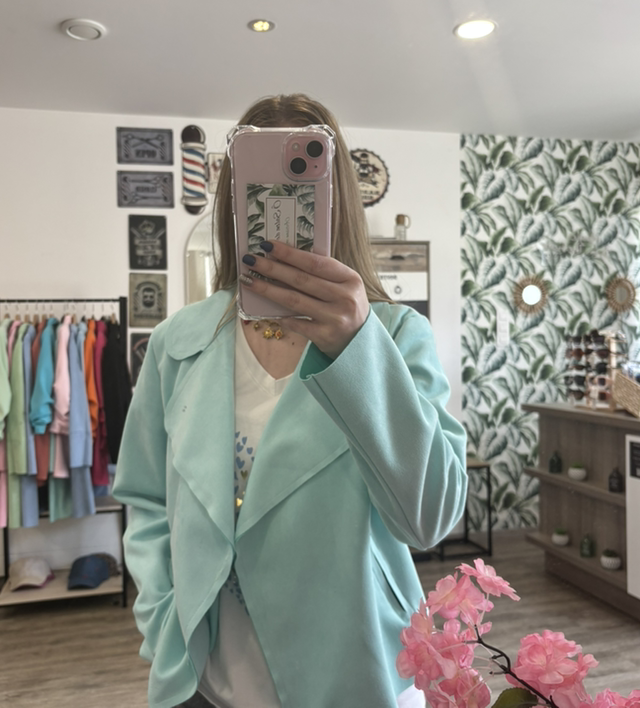 Veste courte en daim bleu 