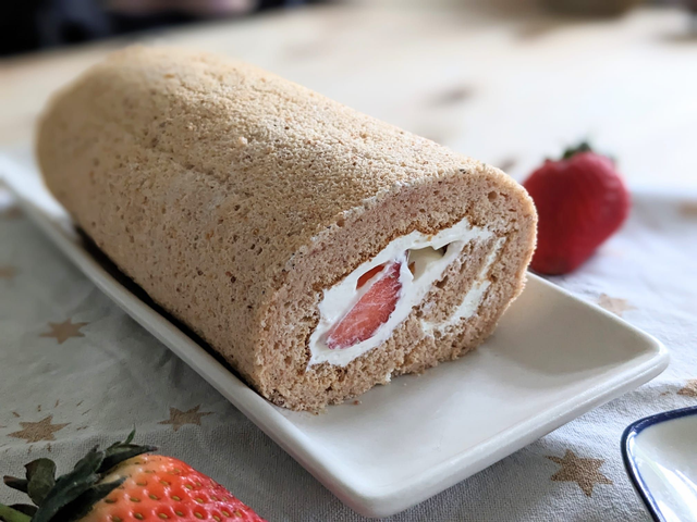 Fresh cream strawberry roll