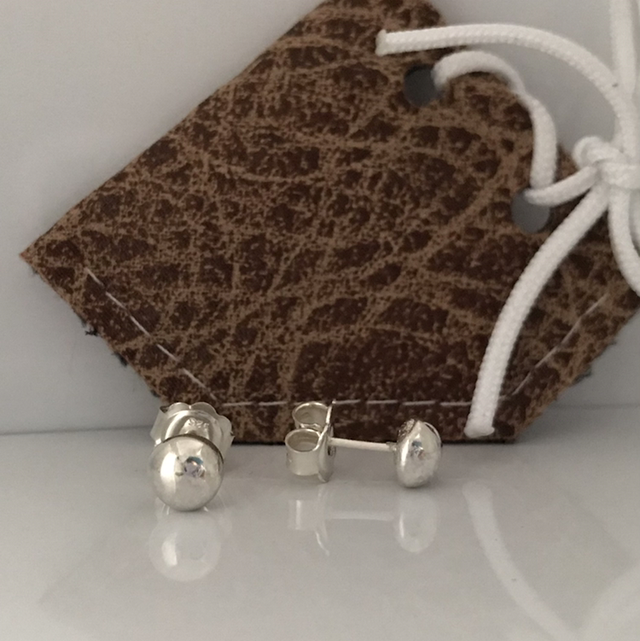 Boucles d’oreille Boule Ø4mm clous