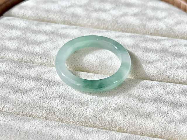 Bague en jade (51) - Lagon 