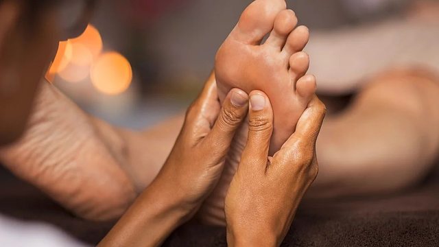 8.) Fußmassage Relax  30 Minuten