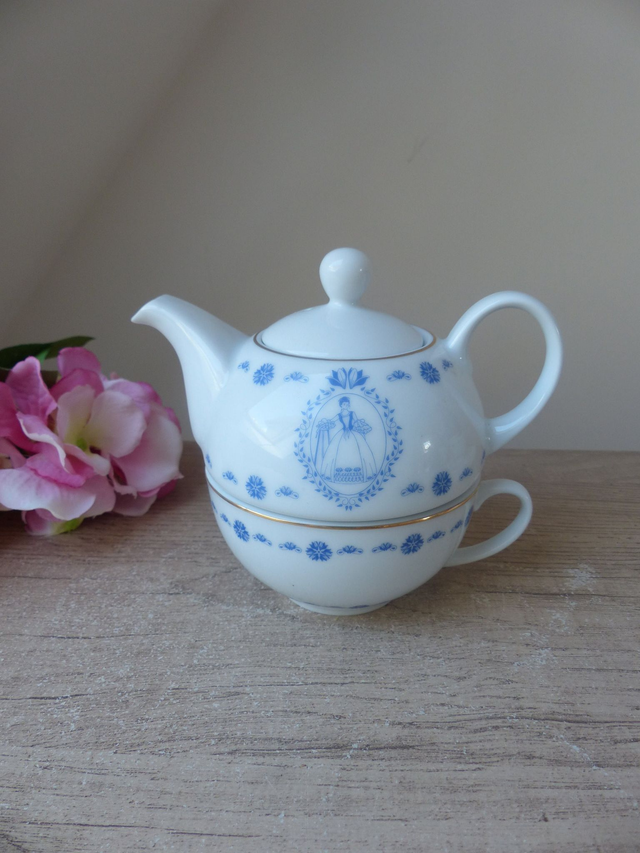 Ensemble Petit Déjeuner Théière Egoïste Solitaire avec Deux Tasses Romantiques Décor Princesse Duchesse avec Motif Floral, Cadeau Couple