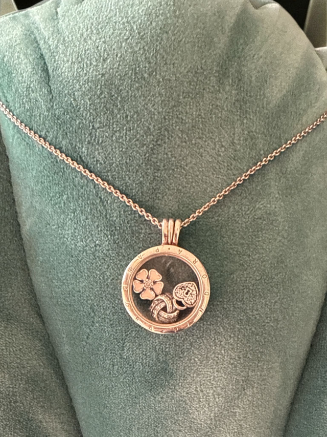 Discontinued Pandora Silver Medium Floating Locket Necklace &amp; 3 Petites