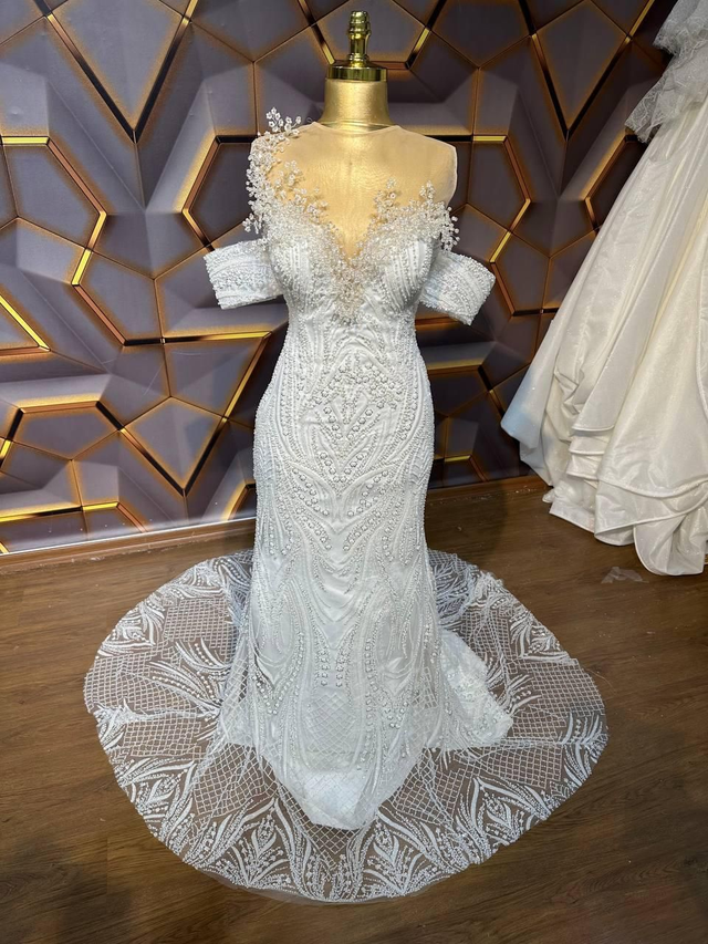 Robe de Mariée Sirène en Dentelle Motifs Fleurs 59