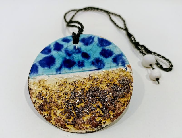 MEDALLÓN DE MAYÓLICA